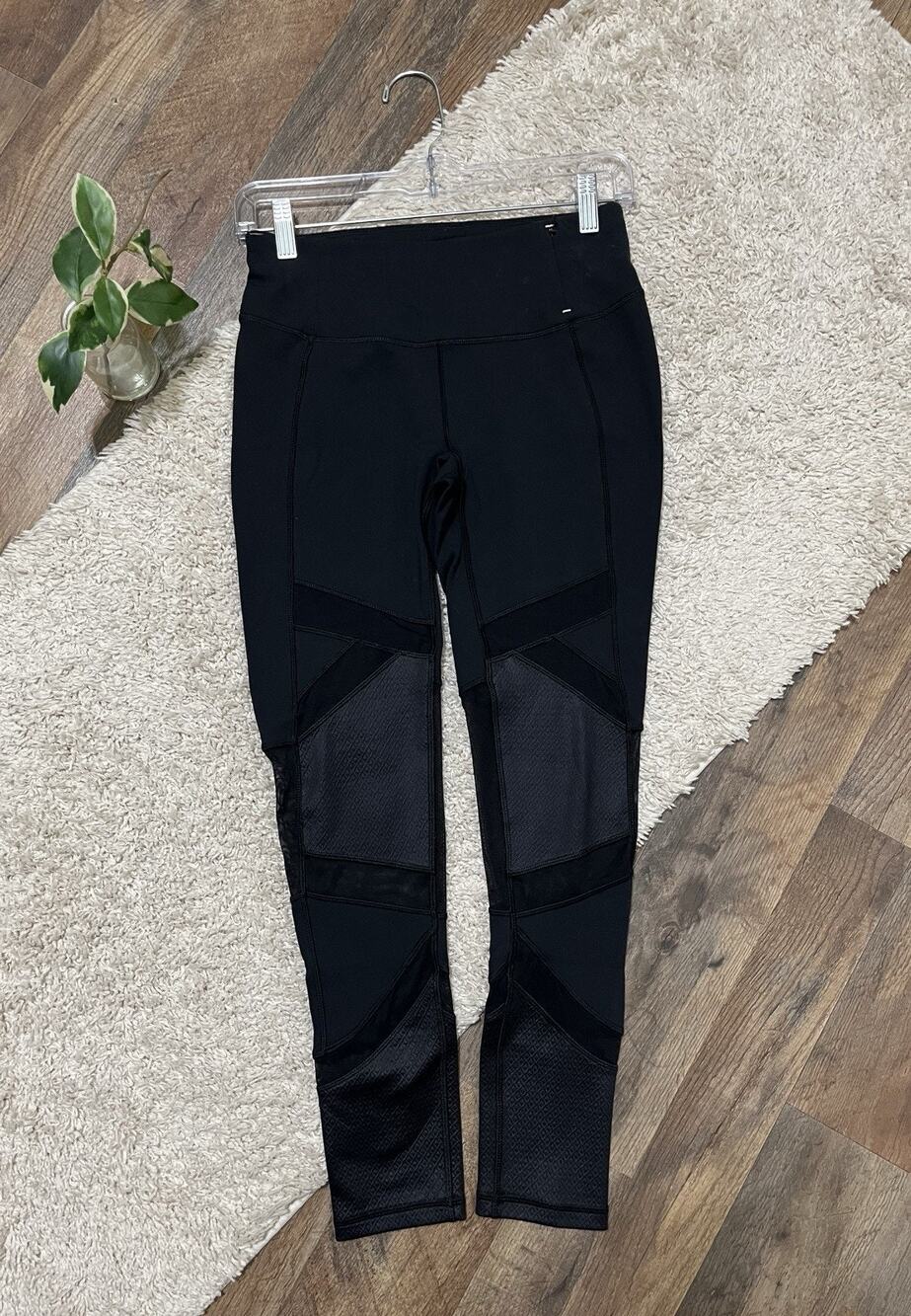 Calia By Carrie Underwood Size Small Black Geometric Mesh Panel Mid-Rise Legging